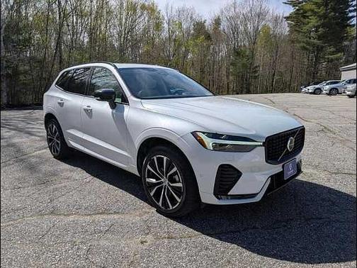 Crystal White 2024 Volvo XC60 Plus