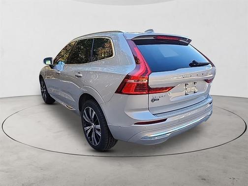 2023 Volvo XC60 Recharge Plug-In Hybrid T8 Plus Bright Theme