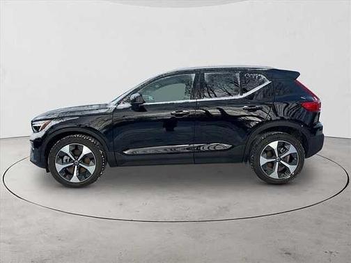 2025 Volvo XC40 Plus