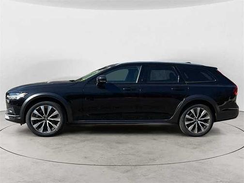 2023 Volvo V90 Cross Country Plus