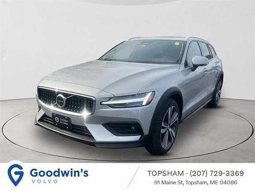 2025 Volvo V60 Cross Country Plus