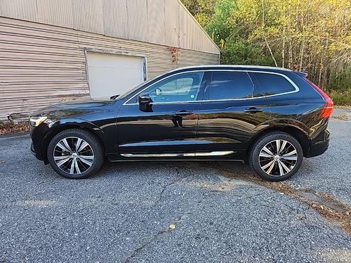 2023 Volvo XC60 B5 Plus Bright Theme
