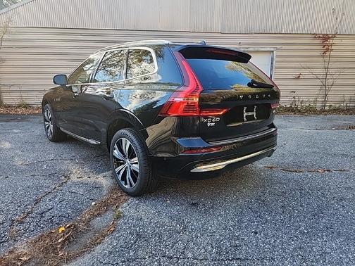 2023 Volvo XC60 B5 Plus Bright Theme
