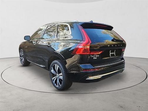 2023 Volvo XC60 B5 Plus Bright Theme