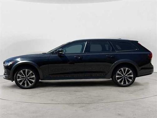 2024 Volvo V90 Cross Country Plus