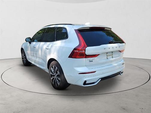 2025 Volvo XC60 Plus
