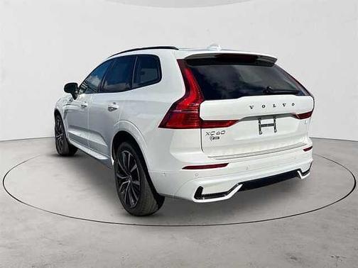 2023 Volvo XC60 Plus