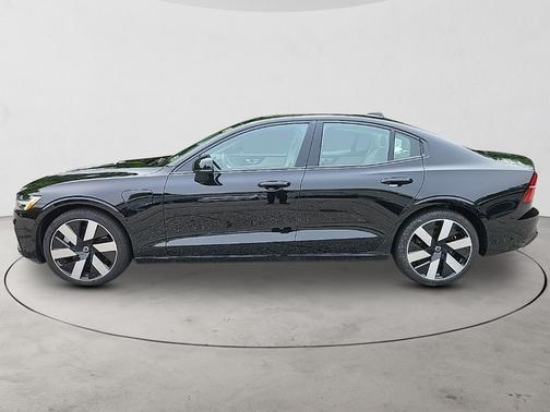 2024 Volvo S60 Recharge Plug-In Hybrid T8 Plus Dark Theme