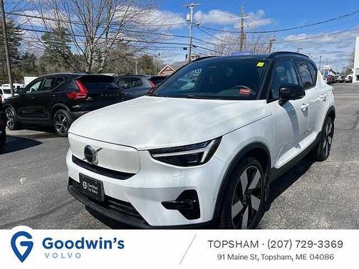 Crystal White 2023 Volvo XC40 Ultimate