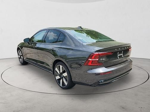 2025 Volvo S60 T8 Plus