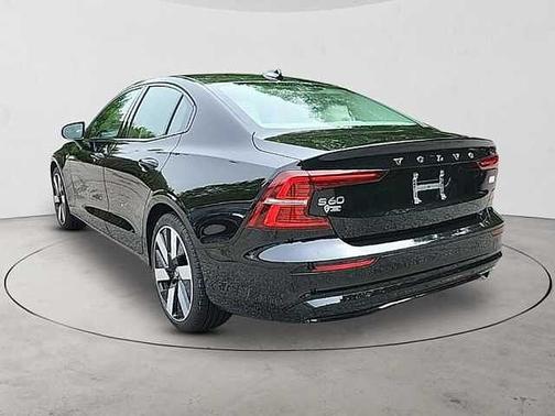 2024 Volvo S60 Plus