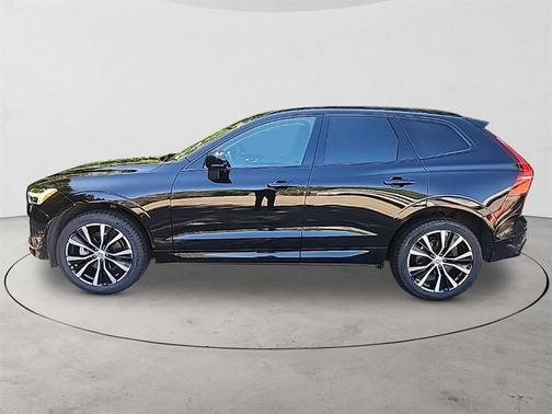 2024 Volvo XC60 B5 Plus Dark Theme