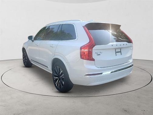 2023 Volvo XC90 Recharge Plug-In Hybrid T8 Core Bright Theme