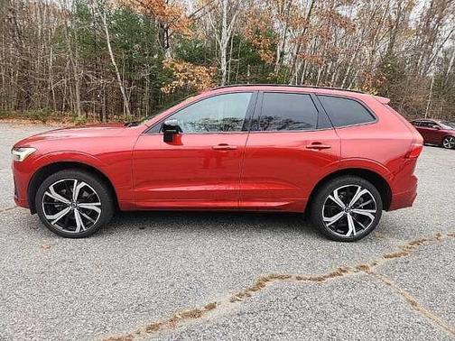 2023 Volvo XC60 B6 Ultimate Dark Theme