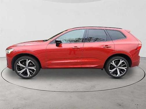 2023 Volvo XC60 B6 Ultimate Dark Theme