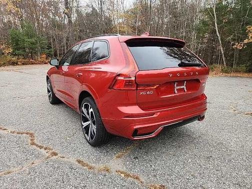 2023 Volvo XC60 B6 Ultimate Dark Theme