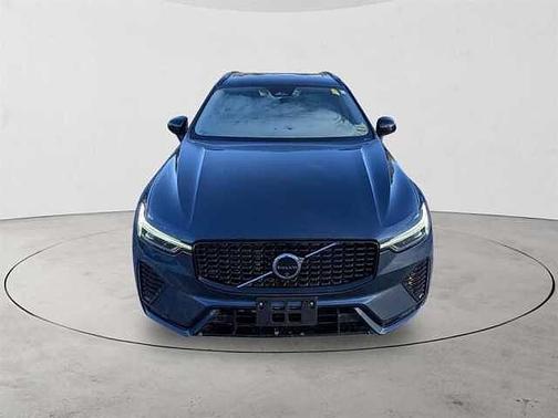 2025 Volvo XC60 Plus