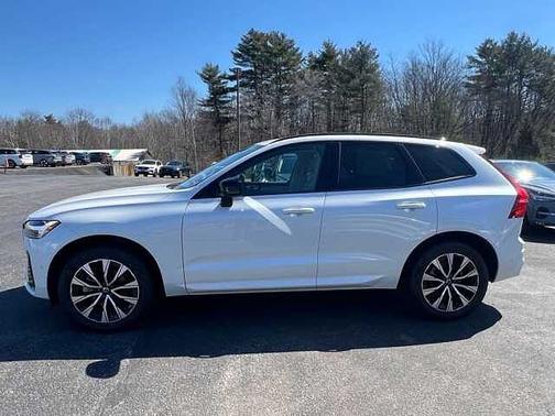 Crystal White 2023 Volvo XC60 Plus