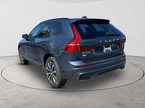 2025 Volvo XC60 Core