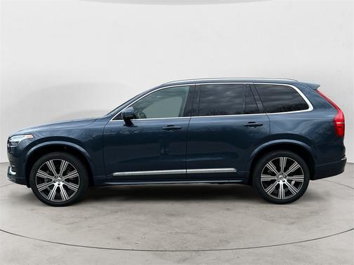 2024 Volvo XC90 B6 Plus Bright Theme
