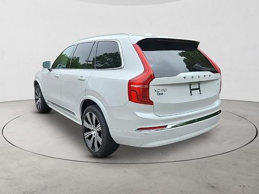 2023 Volvo XC90 Recharge Plug-In Hybrid T8 Core Bright Theme