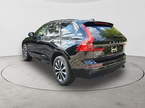 2025 Volvo XC60 B5 Plus