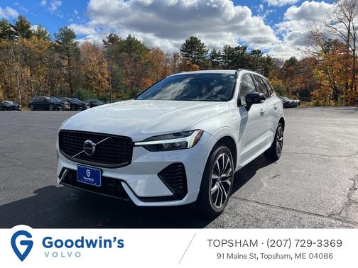 2023 Volvo XC60 Recharge Plug-In Hybrid T8 Plus Dark Theme