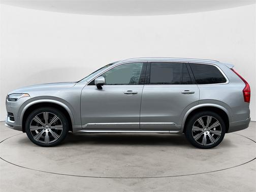 2024 Volvo XC90 B6 Plus Bright Theme
