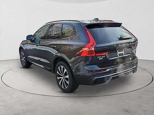 2025 Volvo XC60 Plus