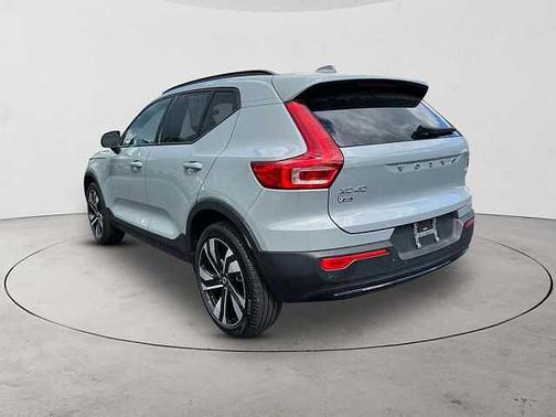 Vapour Grey 2025 Volvo XC40 Plus