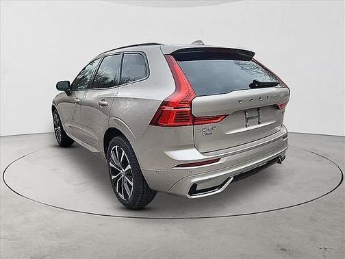 2023 Volvo XC60 Plus
