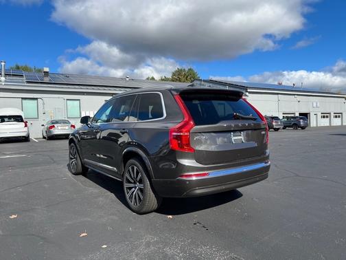 2024 Volvo XC90 B5 Core