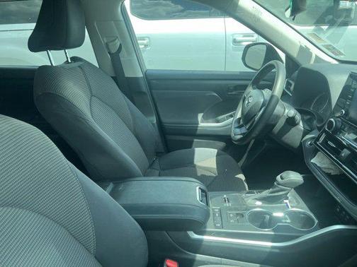 2022 Toyota Highlander L