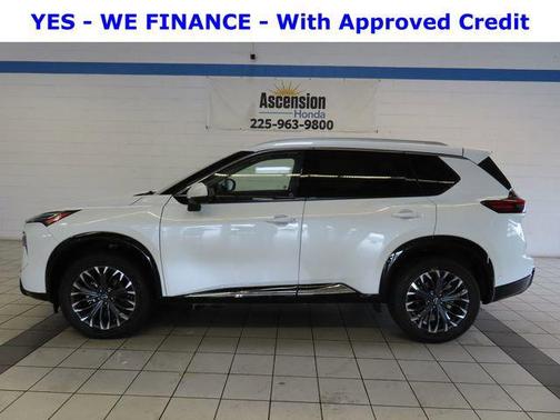 Everest White Pearl Tricoat 2026 Nissan Rogue Platinum