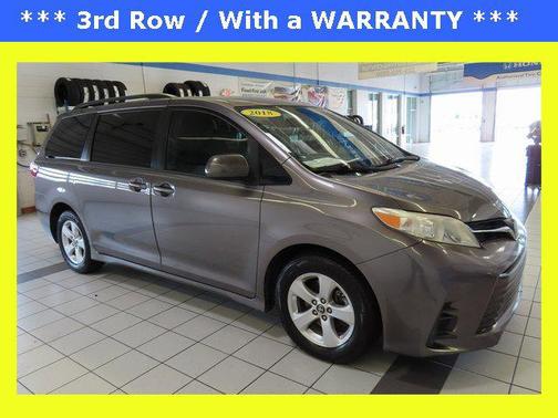 2018 Toyota Sienna LE