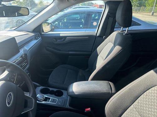 Oxford White 2025 Ford Escape Active