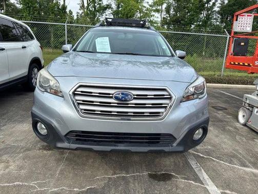Ice Silver Metallic 2017 Subaru Outback 2.5i Limited