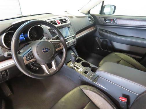 Ice Silver Metallic 2017 Subaru Outback 2.5i Limited