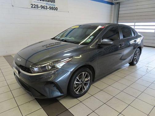 Gravity Gray 2024 Kia Forte LXS