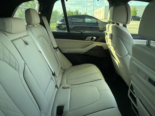 Black Sapphire Metallic 2023 BMW X5 M50i