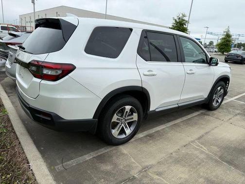 Platinum White Pearl 2024 Honda Pilot EX-L