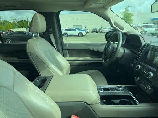 Star White Metallic Tri-Coat 2021 Ford Expedition Limited