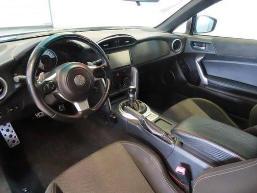 Blue 2017 Toyota 86 SE