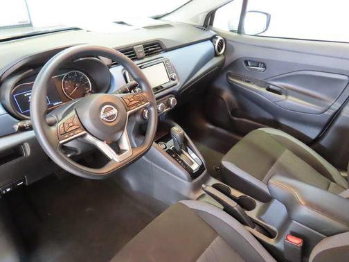 Brilliant Silver Metallic 2025 Nissan Versa 1.6 SV