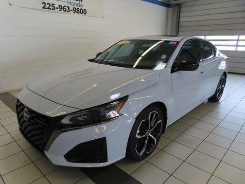 Gray Sky Pearl 2023 Nissan Altima SR FWD