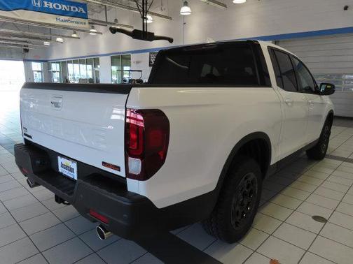 Platinum White Pearl 2026 Honda Ridgeline TrailSport+