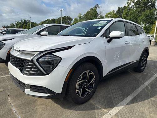 Glacial White Pearl 2025 Kia Sportage LX