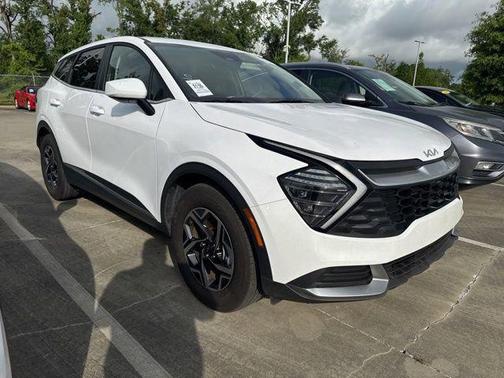 Glacial White Pearl 2025 Kia Sportage LX