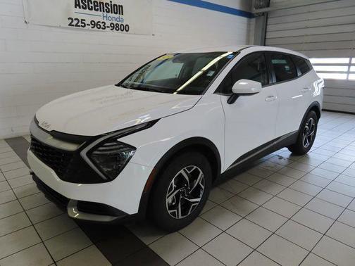 Glacial White Pearl 2025 Kia Sportage LX