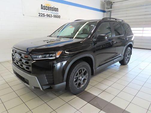 Crystal Black Pearl 2026 Honda Pilot TrailSport
